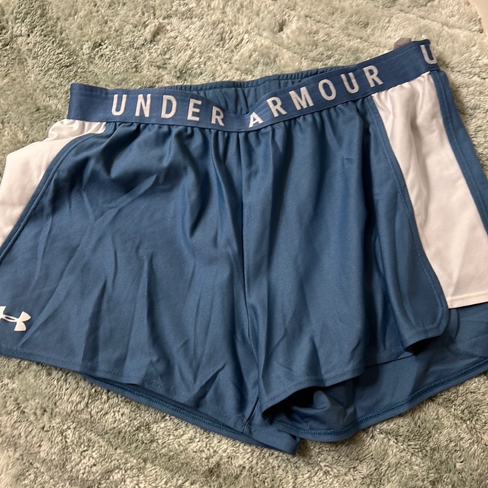Under armour loose fit women’s shorts large
